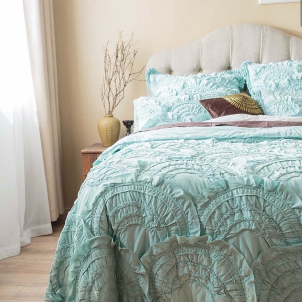 Blue Ruffled Queen Comforter and Pillow Covers